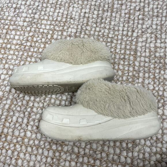 Crocs Furever Crush Clog in Bone SZ 6 Fur-Lined Winter Chunky Platform GUC - Picture 5 of 11